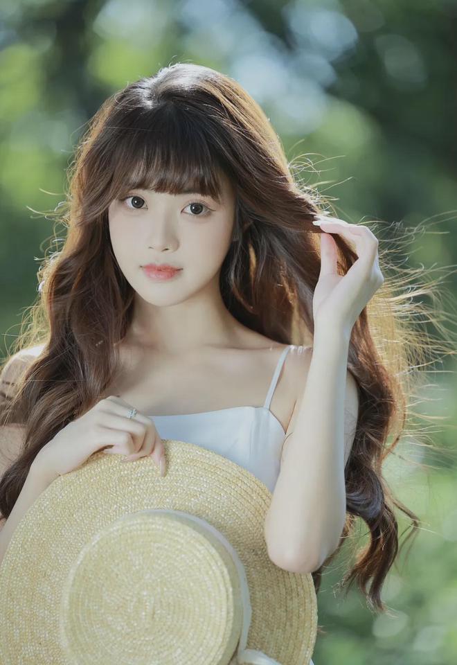 女生眼插筷子网站